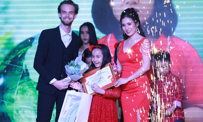 Vietskill trao giải MC song ngữ và phát động quỹ từ thiện 'Mùa đông ấm Hà Giang'
