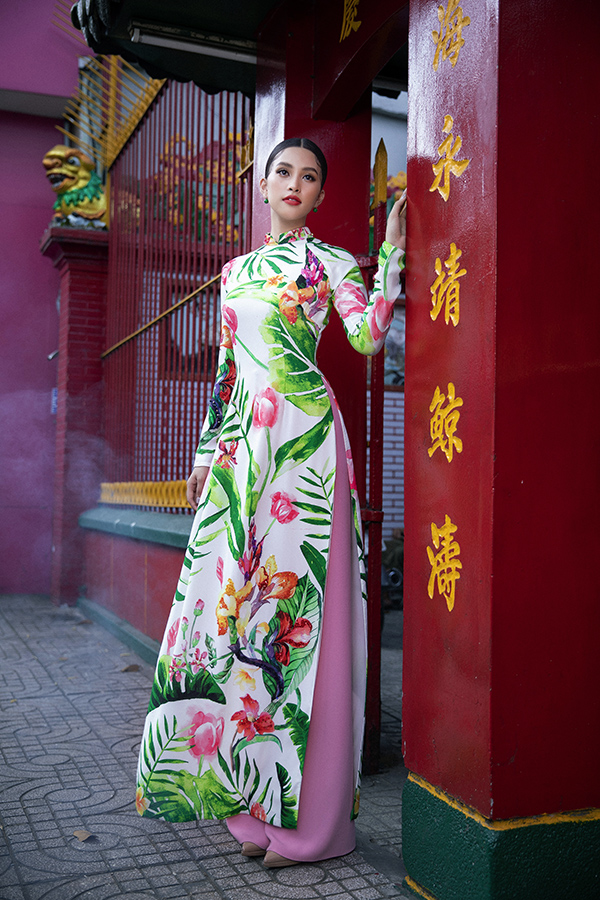 hoa-hau-tieu-vy-19-ngoisao.vn-w600-h900 10