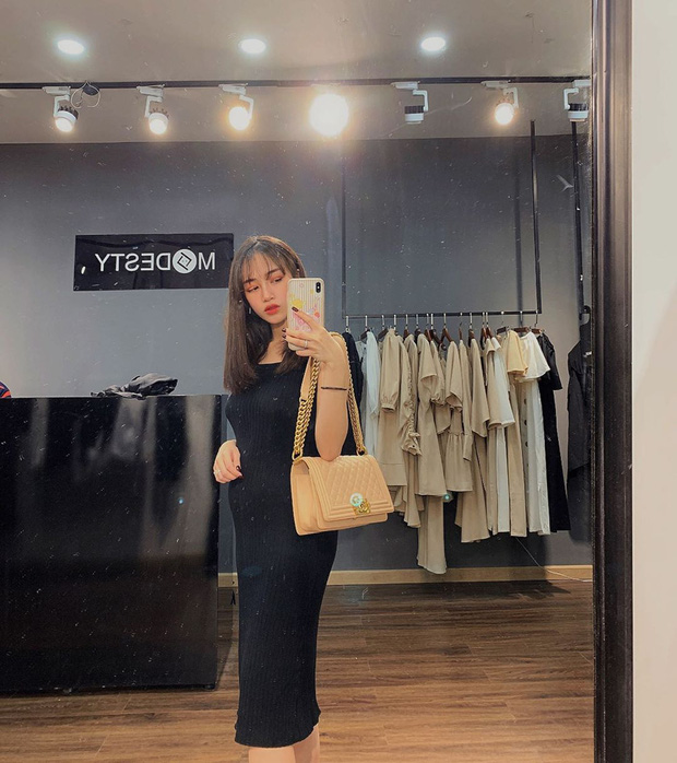Đẳng cấp rich kid như con gái đại gia Minh Nhựa, bầu bí vẫn xài túi hiệu thả ga 17