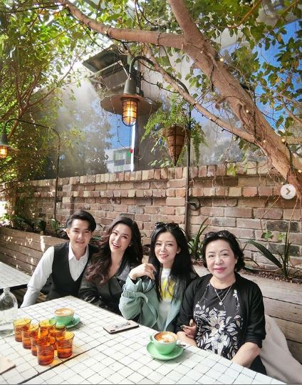 Ông Thoại Liên mừng sinh nhật anh trai  6