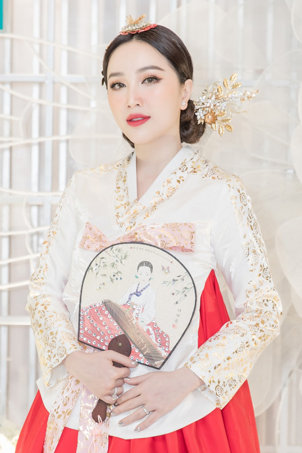 bao-thy-event-onyx-2-ngoisao.vn-w600-h900 4