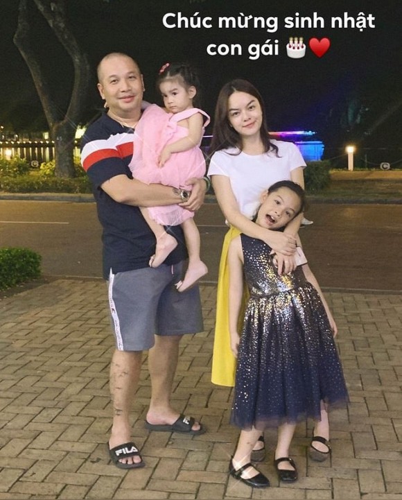 Phạm Quỳnh Anh chia tay hai con gái 3