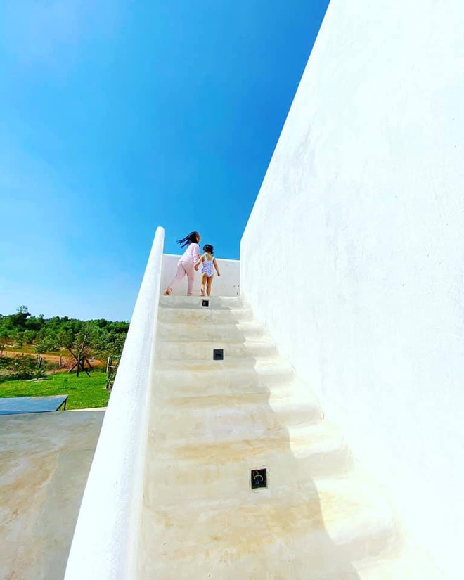 Phạm Quỳnh Anh chia tay hai con gái 5