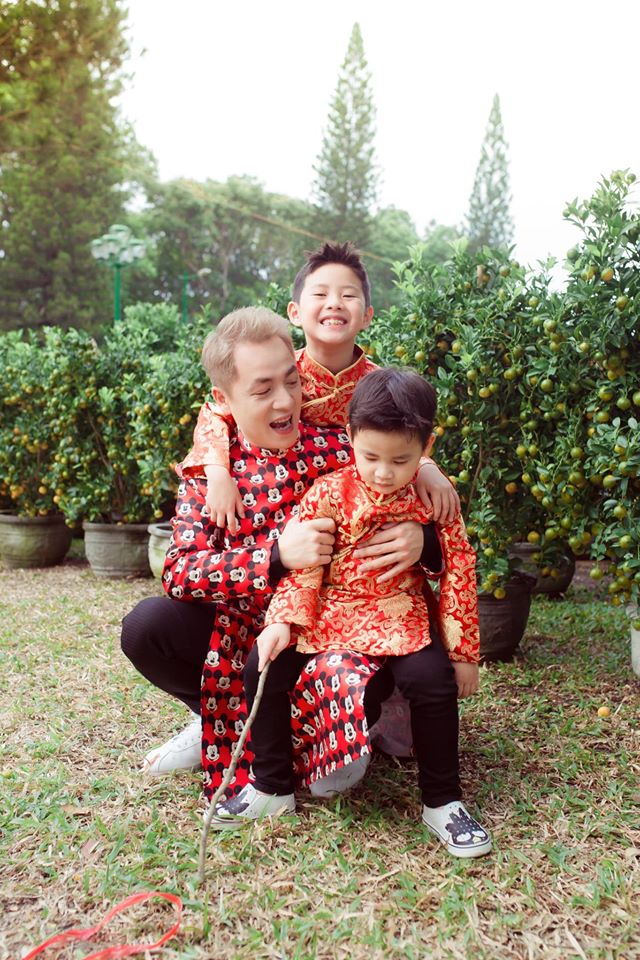 Đăng Khôi đưa con dạo phố 5