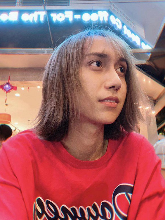Lynk Lee đăng ảnh nữ tính 4