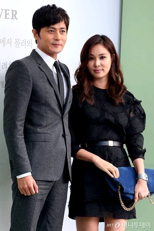 Vợ Jang Dong Gun khiến dân mạng xôn xao vì vẻ đẹp tươi trẻ ở tuổi 49 0