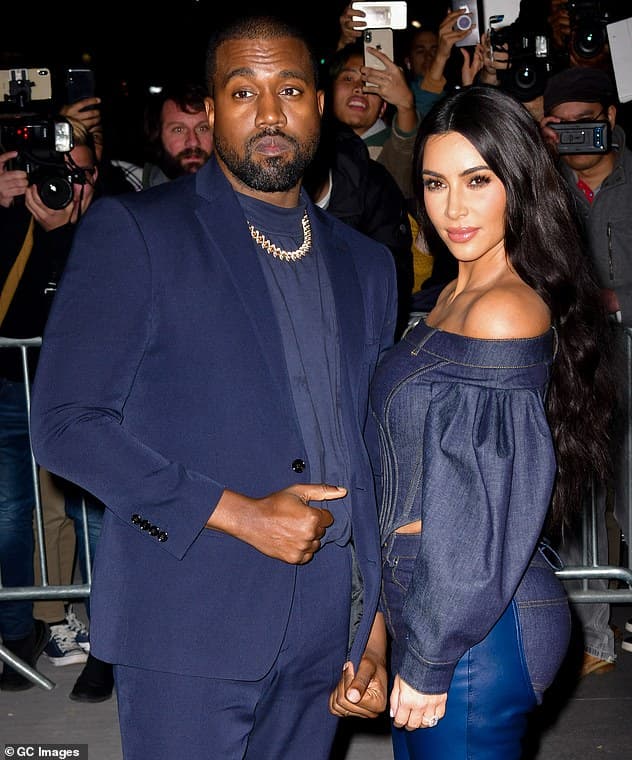 Kim Kardashian khoe ảnh gia đình hạnh phúc bên Kayne West và 4 con sau khi rộ tin đồn ly hôn 7