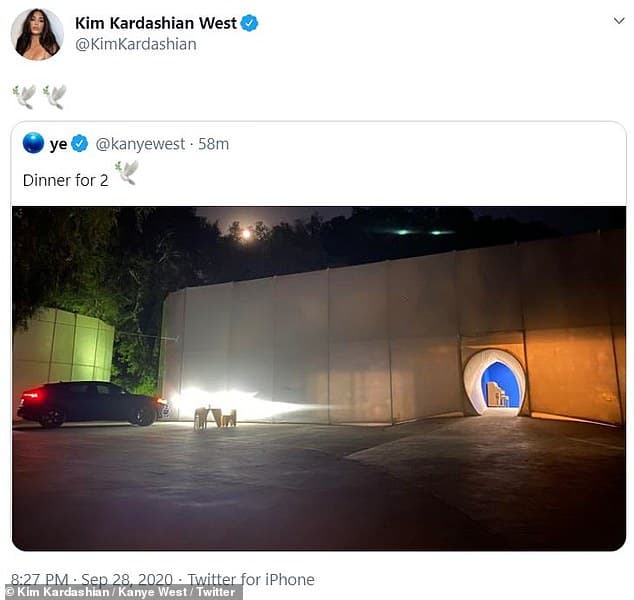 Kim Kardashian khoe ảnh gia đình hạnh phúc bên Kayne West và 4 con sau khi rộ tin đồn ly hôn 1