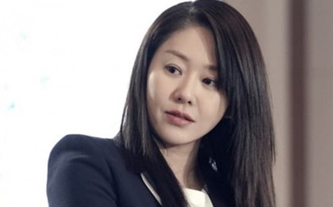 Á hậu Go Hyun Jung khoe chân dài nuột nà ở tuổi 50 0