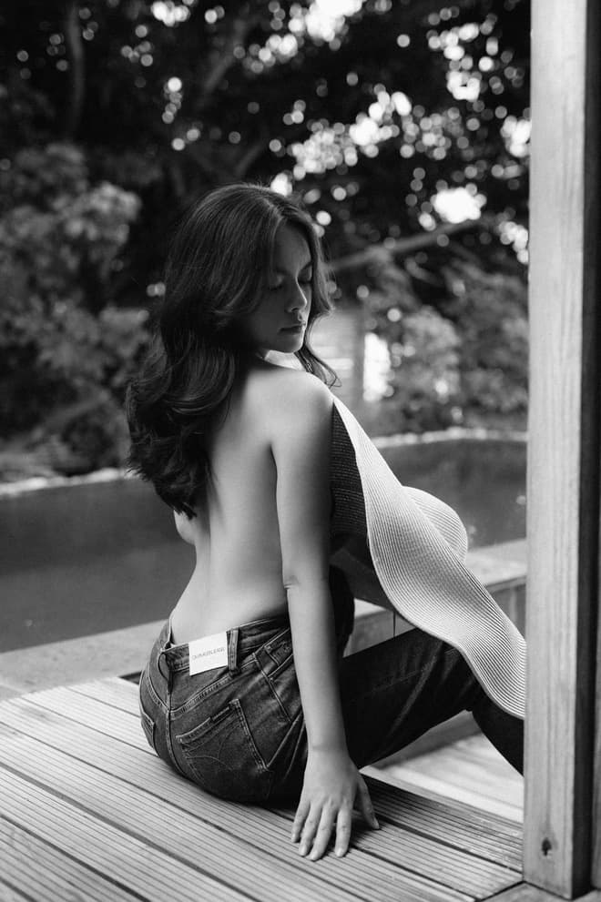 pham-quynh-anh-khien-dan-tinh-chet-ngat-voi-bo-anh-ban-nude.jpg 0