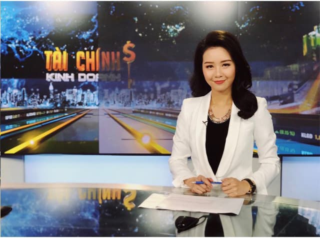 Nhan sắc xinh đẹp của BTV Minh Hằng: MC đài VTV bị cắt sóng vì gương mặt quá trẻ dù chỉ lên hình 3 tháng 9