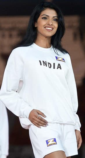 Hành trình 'lột xác' của cựu Hoa hậu thế giới Priyanka Chopra 8