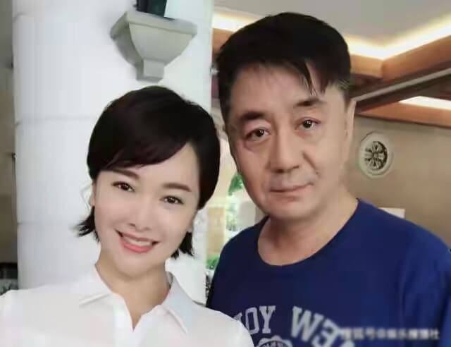 Diễn viên 44 tuổi của Hoa ngữ thông báo ly dị chồng đại gia, làm mẹ đơn thân 1
