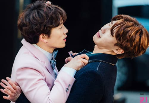 Khoảnh khắc 'đam mỹ trá hình' của nam thần xứ Hàn: Song Joong Ki và Lee Min Ho 'cua trai' ngọt xớt nhưng vẫn không qua được nụ hôn của Park Seo Joon 0