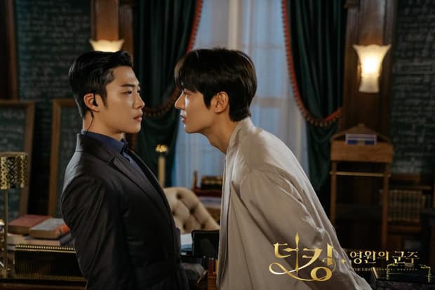 Khoảnh khắc 'đam mỹ trá hình' của nam thần xứ Hàn: Song Joong Ki và Lee Min Ho 'cua trai' ngọt xớt nhưng vẫn không qua được nụ hôn của Park Seo Joon 5