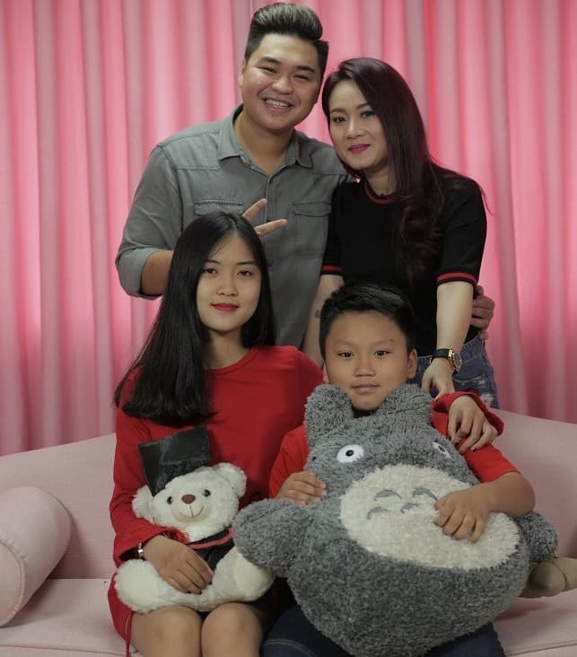 cuoc-song-hon-nhan-cua-duy-phuoc-con-le-giang-cung-ba-xa-hon-8-tuoi-4866cb5a-ngoisaovn-w643-h732 3