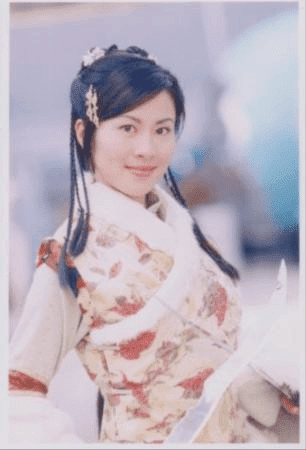 Khi các sao nữ đụng hàng: Lâm Tâm Như lần nào cũng thua, Trần Hồng dù 54 tuổi vẫn thắng Cảnh Điềm 34 tuổi 7
