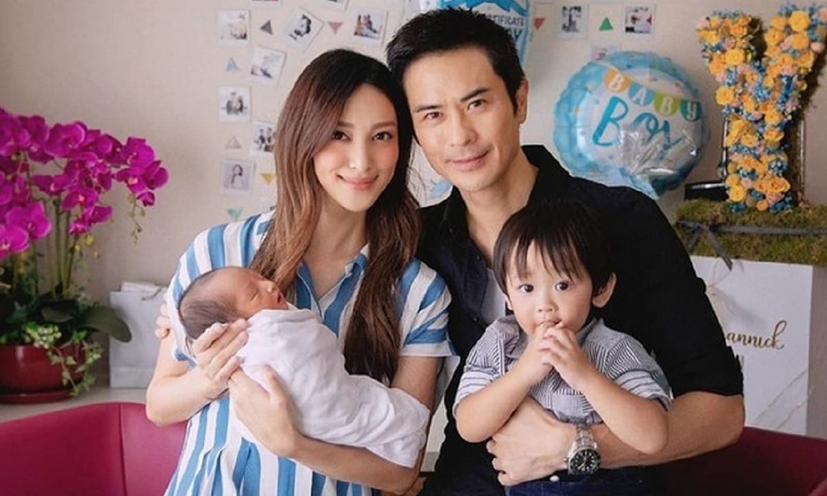 Cựu Hoa hậu Hồng Kông - Trần Khải Lâm mang bầu lần ba với ông xã tài tử Trịnh Gia Dĩnh 