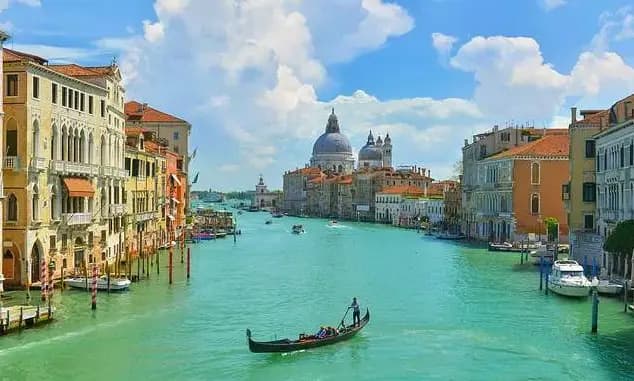 Venice (1).jpg 4