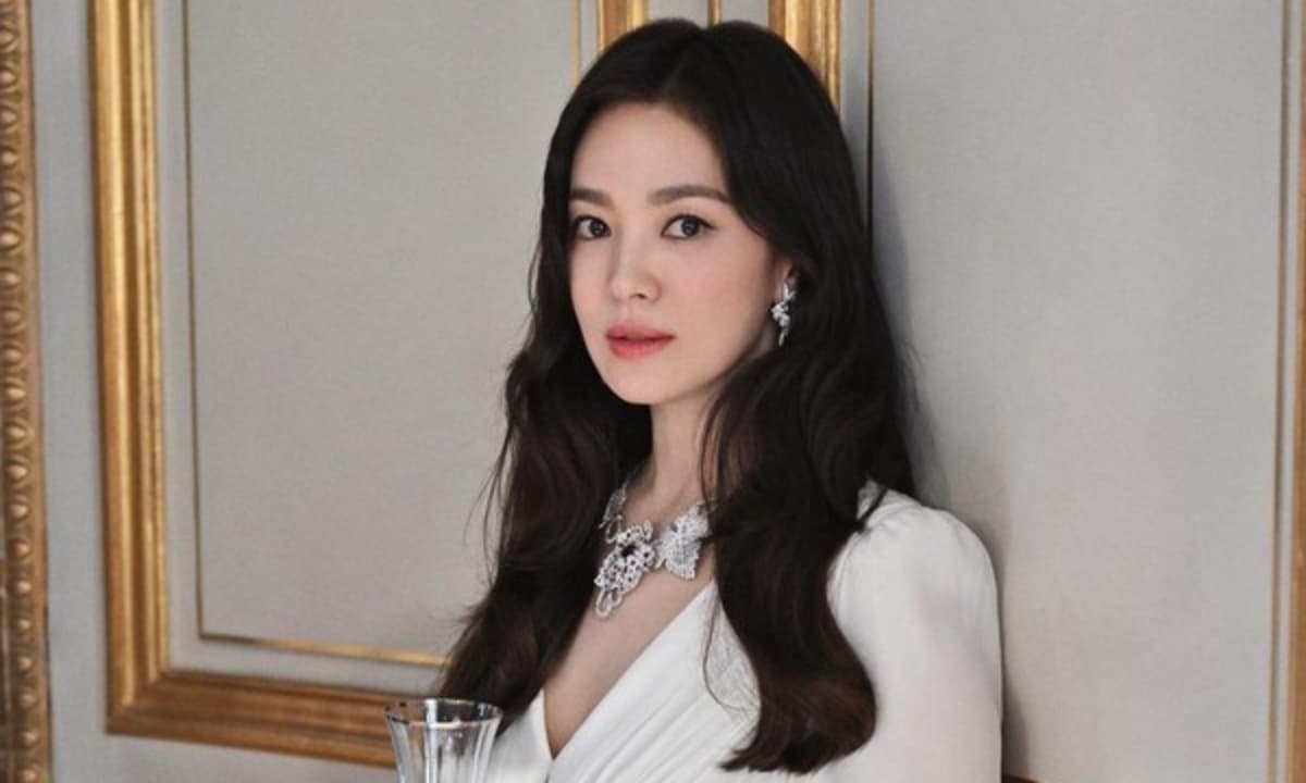 Song Hye Kyo 'ngồi không' cũng kiếm được hơn 110 tỷ đồng 