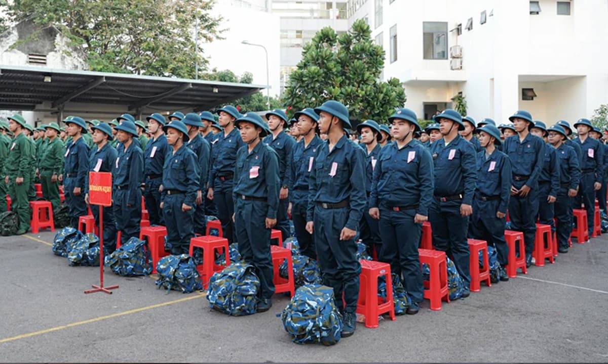 Học xong Đại học, học lên Thạc sĩ có được tạm hoãn nghĩa vụ quân sự không? 