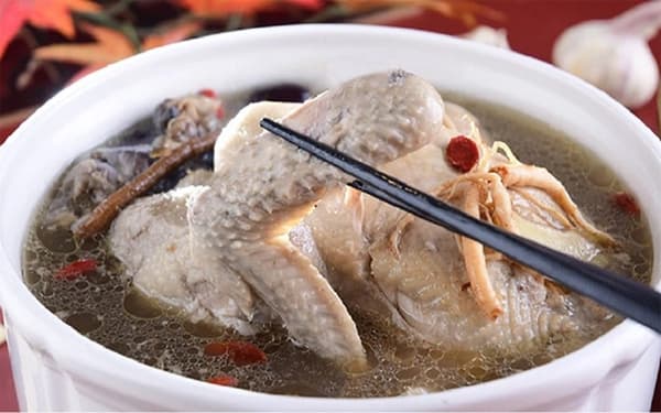loai-thit-bo-gap-9-lan-thit-ga (1).jpg 0