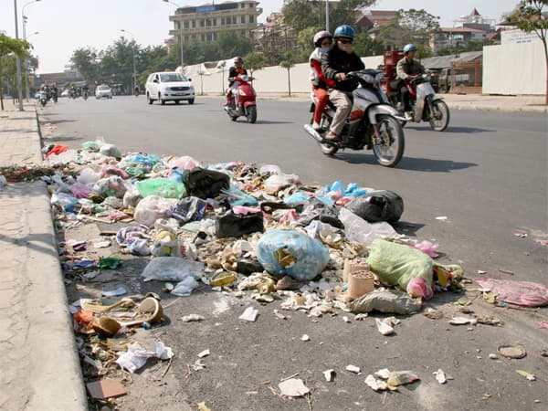 ha-noi-du-kien-tang-tien-phat-nguoi-tieu-bay-vut-rac-bua-bai-cao-nhat-len-den-4-trieu-dong (1).jpg 0