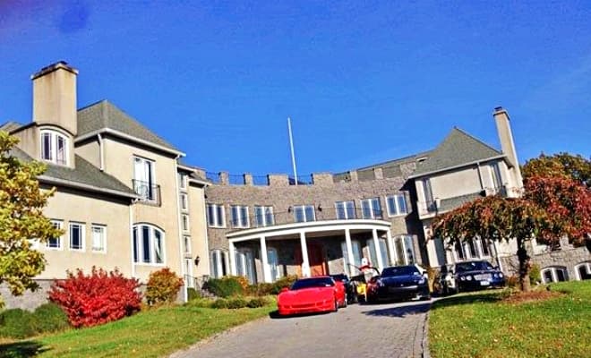 Ca sĩ Việt giàu nhất thế giới: Nơi ở như lâu đài, mua penthouse đắt nhất nước Mỹ, có nhà hát opera riêng