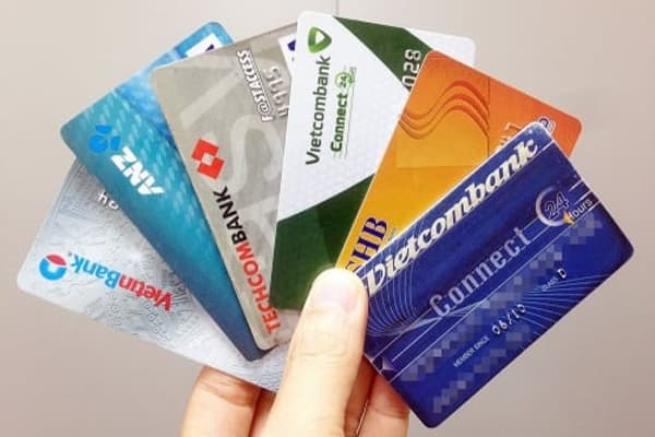 Hàng triệu người cần chú ý: Đây là thời hạn chót dừng giao dịch thẻ từ ATM của hàng loạt các ngân hàng