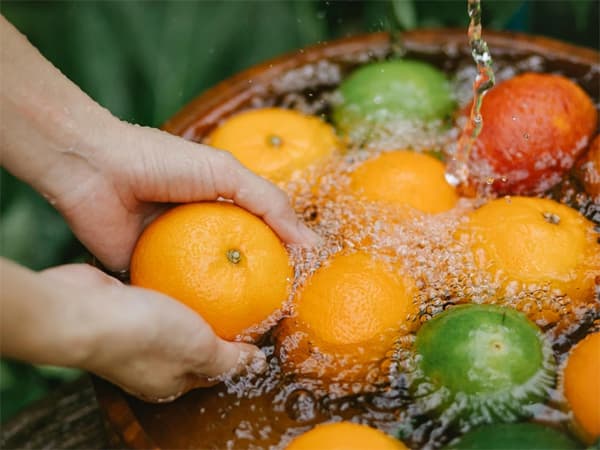 7-loai-qua-de-tam-thuoc-sau-nhat-khong-canh-giac-se-ruoc-day-hoa-chat-vao-nguoi (1).jpg 0