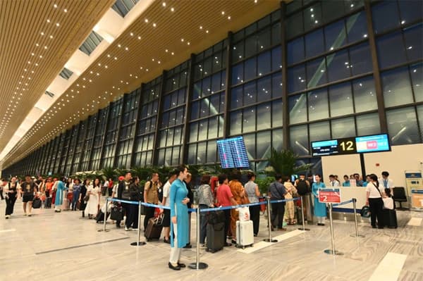 Thay đổi quan trọng của Vietnam Airlines sẽ được áp dụng từ hôm nay, hàng triệu hành khách cần đặc biệt chú ý