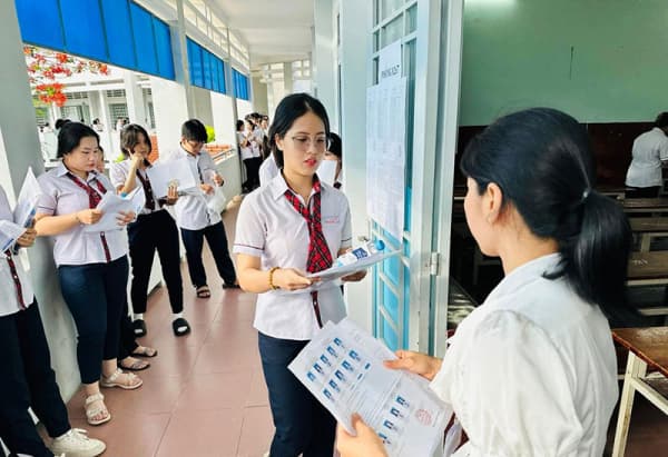 kỳ thi năm 2025 1
