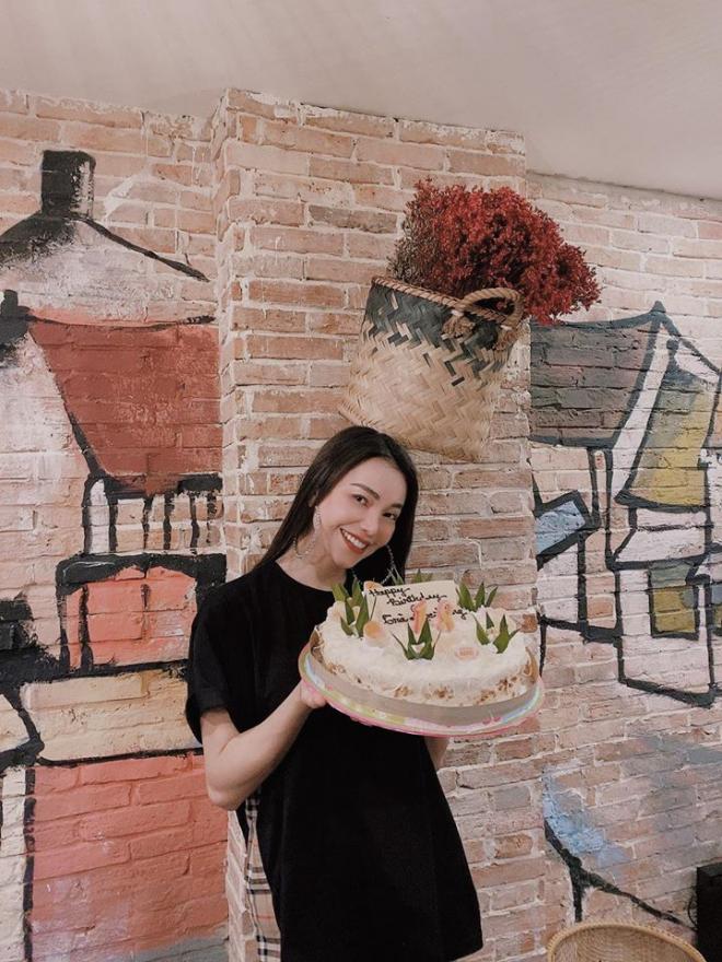  Trà Ngọc Hằng tổ chức sinh nhật  10