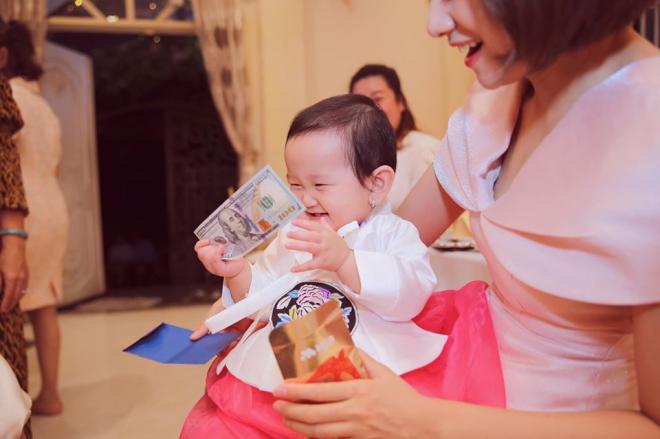 thôi nôi cháu gái Minh Hằng 1