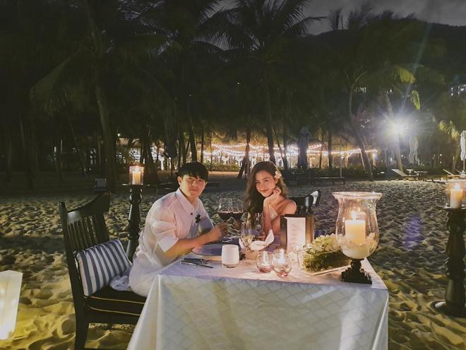 Lãng mạn như Đông Nhi, bao cả bãi biển tuyệt đẹp để mừng sinh nhật Ông Cao Thắng 1