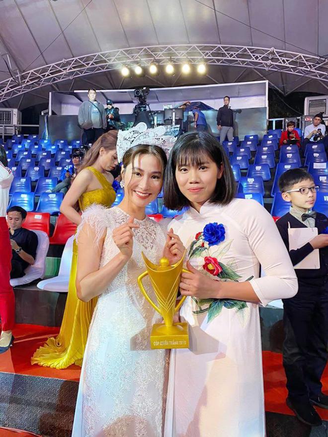 Diễm My 9x xinh như thiên thần tại lễ vinh danh các vận động viên Việt Nam 12