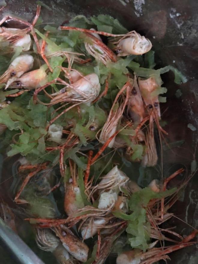 Món canh đầu tôm nấu với bầu của ông chồng đoảng khiến cô vợ cười không nhặt được mồm.