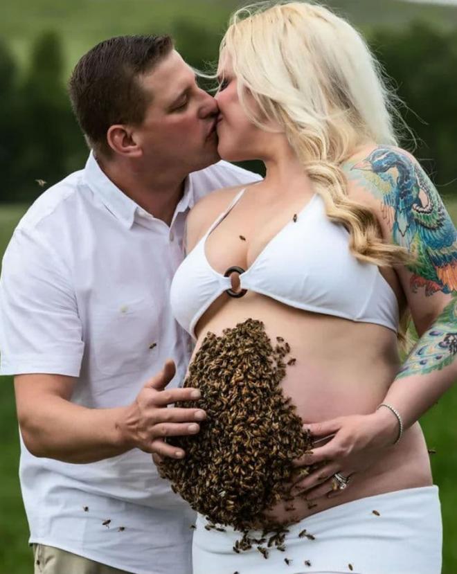 Mẹ bầu đặt 10000 con ong lên bụng để chụp ảnh 0