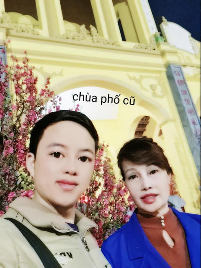 cô dâu 62 tuổi và hoa cương 0