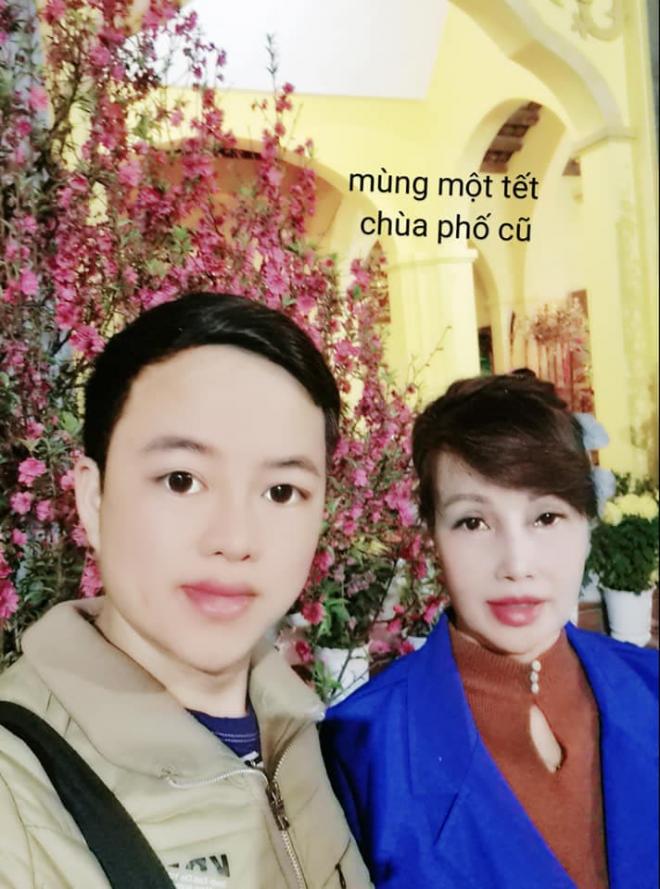 cô dâu 62 tuổi và hoa cương 2