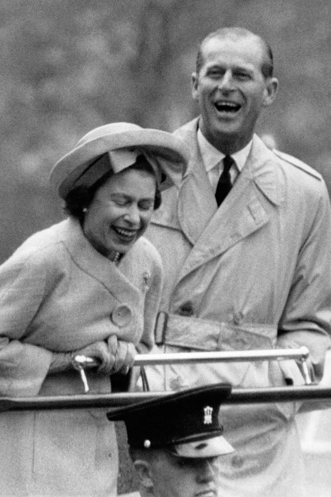  Nhìn lại 74 năm tình yêu của Nữ hoàng và Hoàng thân Philip qua những bức ảnh: Mỗi khoảnh khắc đều là vĩnh cửu 14