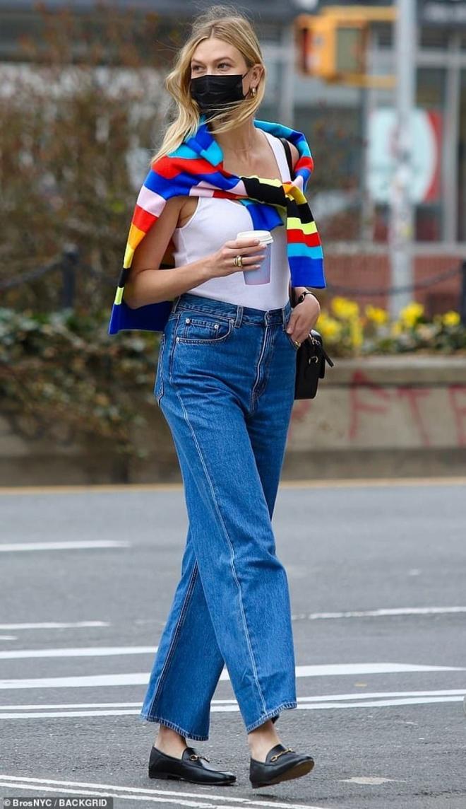 Siêu mẫu Karlie Kloss thon thả dạo phố sau khi mới sinh con chưa đầy 1 tháng 9
