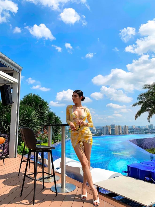 cổ ngân đăng ảnh bikini 0