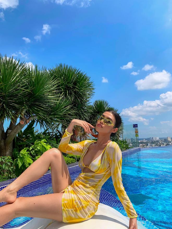 cổ ngân đăng ảnh bikini 2