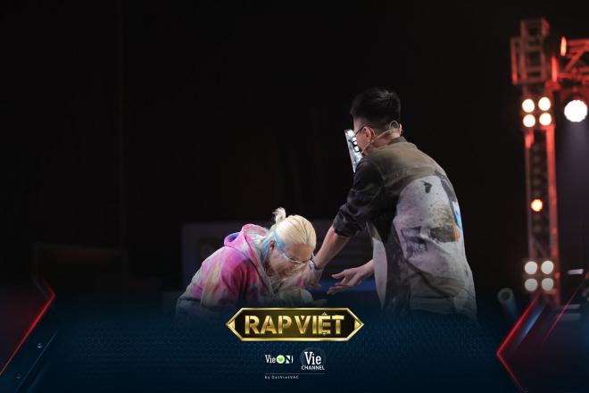 Rap Việt mùa 2 Rhymastic vừa nhậm chức huấn luyện viên đã “chặt chém” Trấn Thành, bội thu nhân tài 07.jpg 0