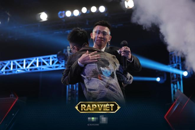 Rap Việt mùa 2 Rhymastic vừa nhậm chức huấn luyện viên đã “chặt chém” Trấn Thành, bội thu nhân tài 2.jpg 1