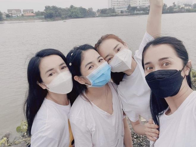 chi-em-nha-phuong-cung-di-tha-ca-phong-sinh-khoanh-khac-gian-di-doi-thuong-van-chiem-spotlight-1-ngoisaovn-w1000-h750 4