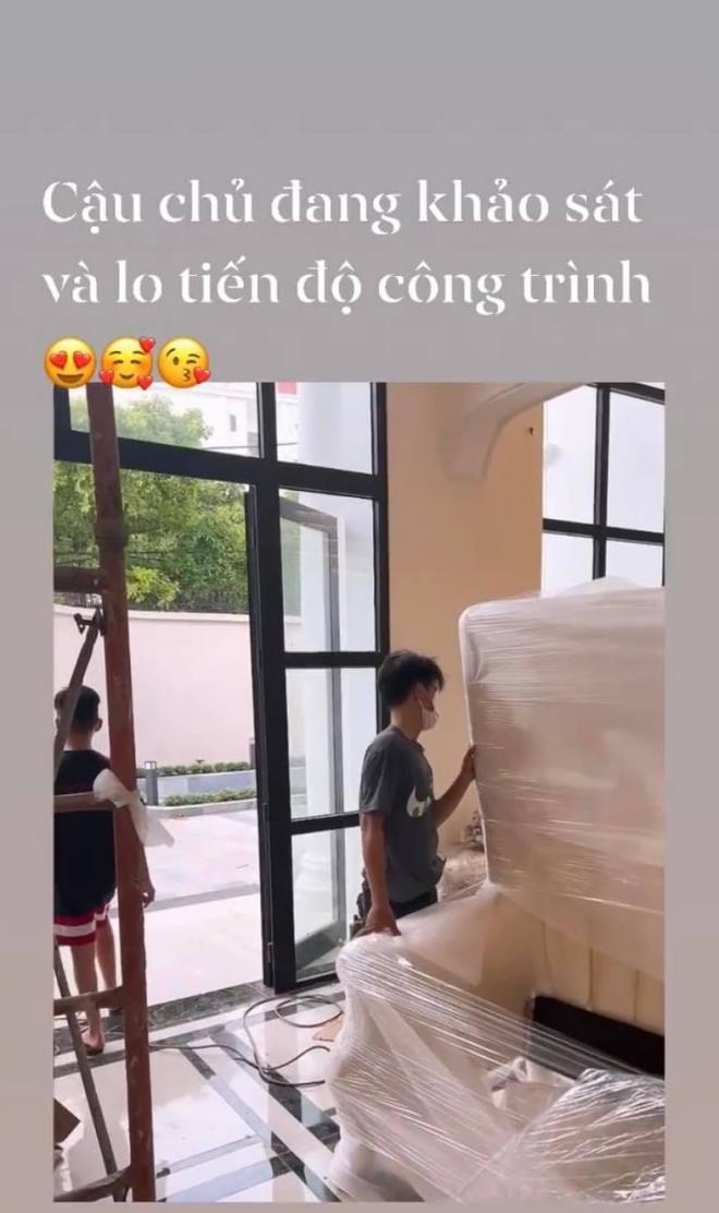 le-quyen-tiep-tuc-khoe-biet-thu-chuc-ty-dong-noi-that-hoanh-trang-va-dat-vang-khap-nha-khien-dan-tinh-22ngo-ngac22-3-ngoisaovn-w787-h1327 0