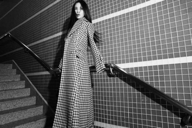 Vân Trang 'Thương ngày nắng về' bắt trend chụp thời trang sang chảnh ở ga tàu điện 1