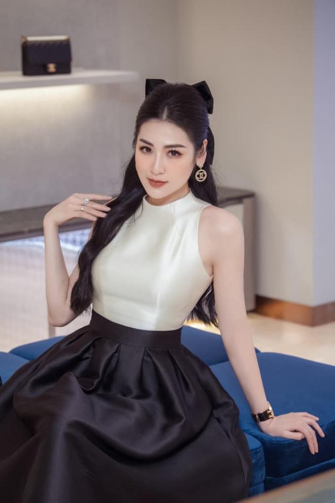 Á hậu Tú Anh ‘đọ’ túi trăm triệu với bộ đôi Hoa hậu Ngọc Hân - Mỹ Linh 8